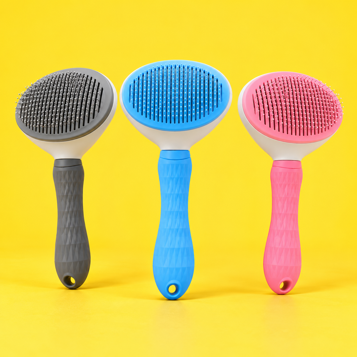 Brosse autonettoyante pour chien et chat